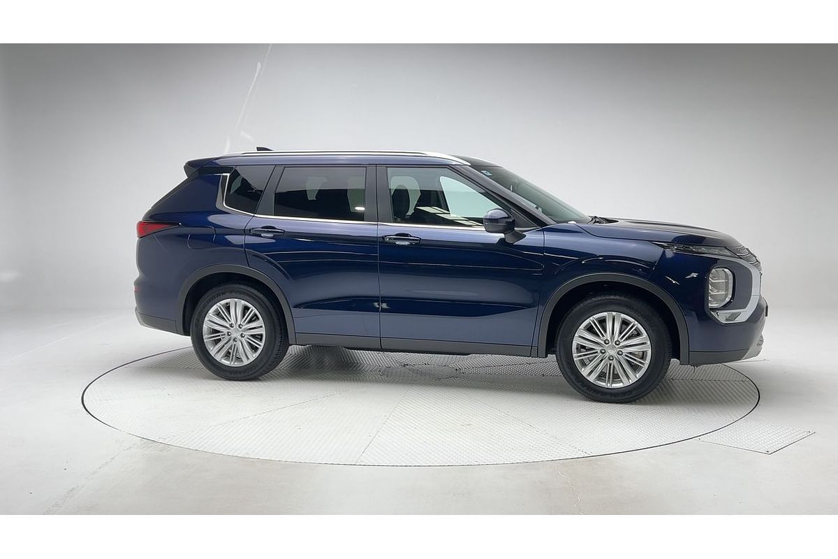 2024 Mitsubishi Outlander LS ZM