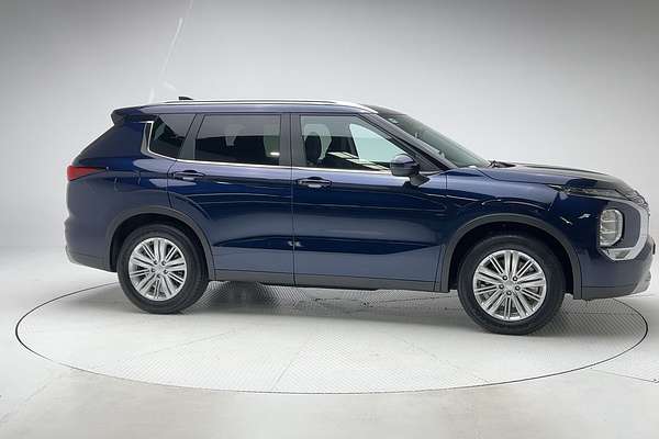 2024 Mitsubishi Outlander LS ZM