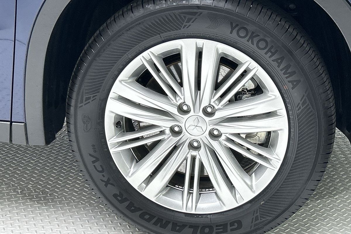 2024 Mitsubishi Outlander LS ZM