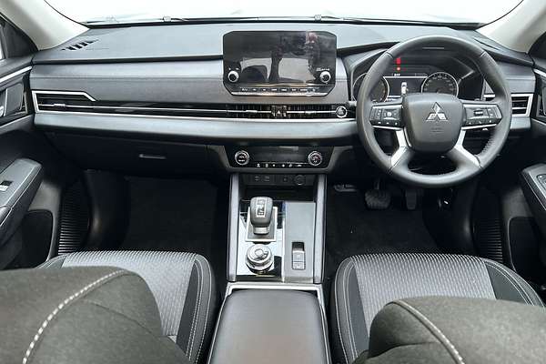 2024 Mitsubishi Outlander LS ZM