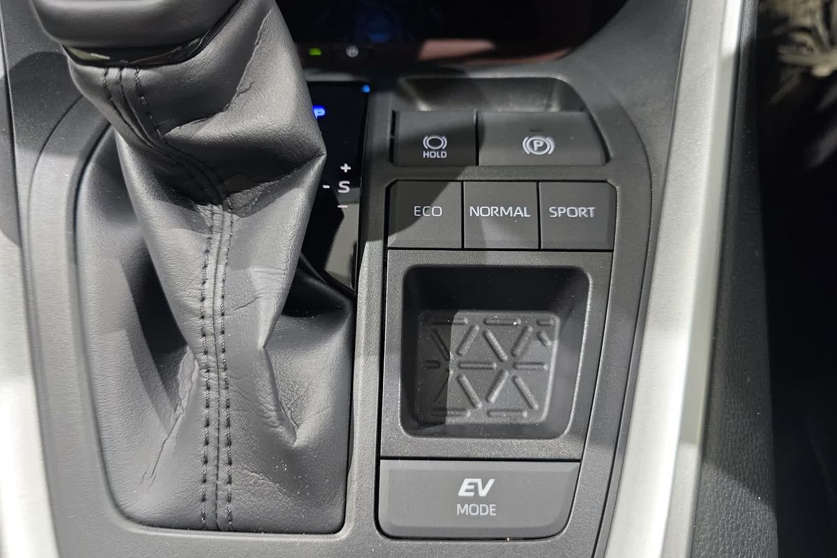 2024 Toyota RAV4 Cruiser AXAH52R