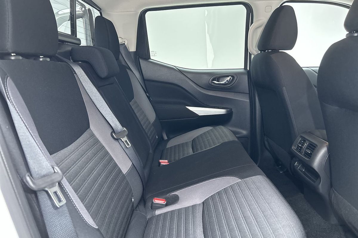 2025 Nissan Navara ST D23 4X4