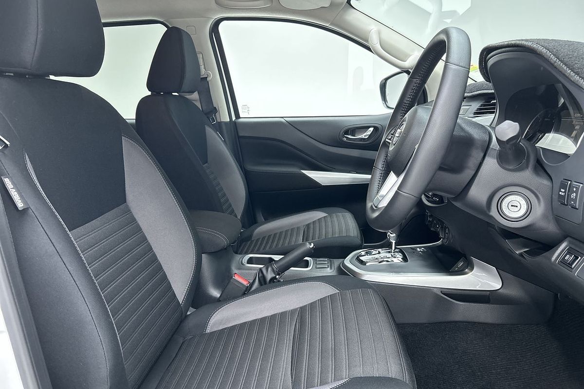 2025 Nissan Navara ST D23 4X4