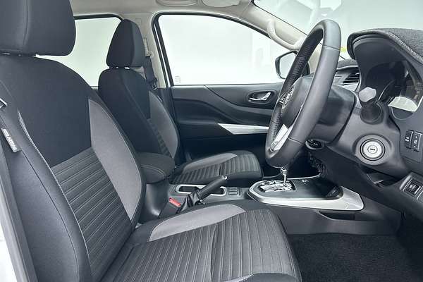 2025 Nissan Navara ST D23 4X4