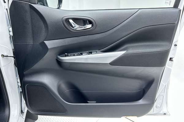 2025 Nissan Navara ST D23 4X4