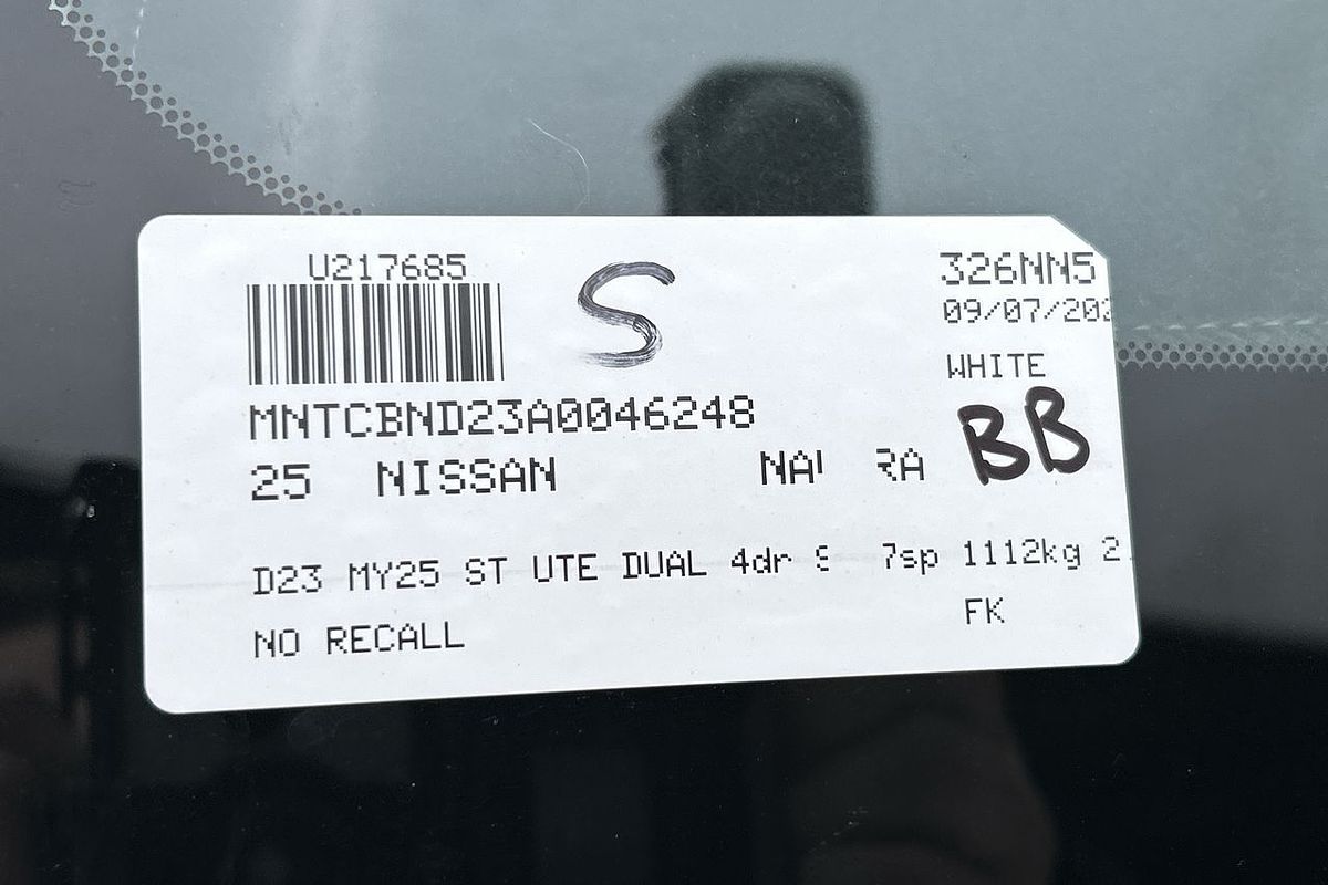 2025 Nissan Navara ST D23 4X4