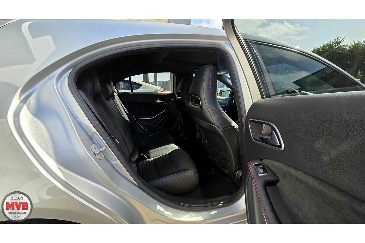 2015 Mercedes-Benz 250 Sport 4Matic 176 MY16