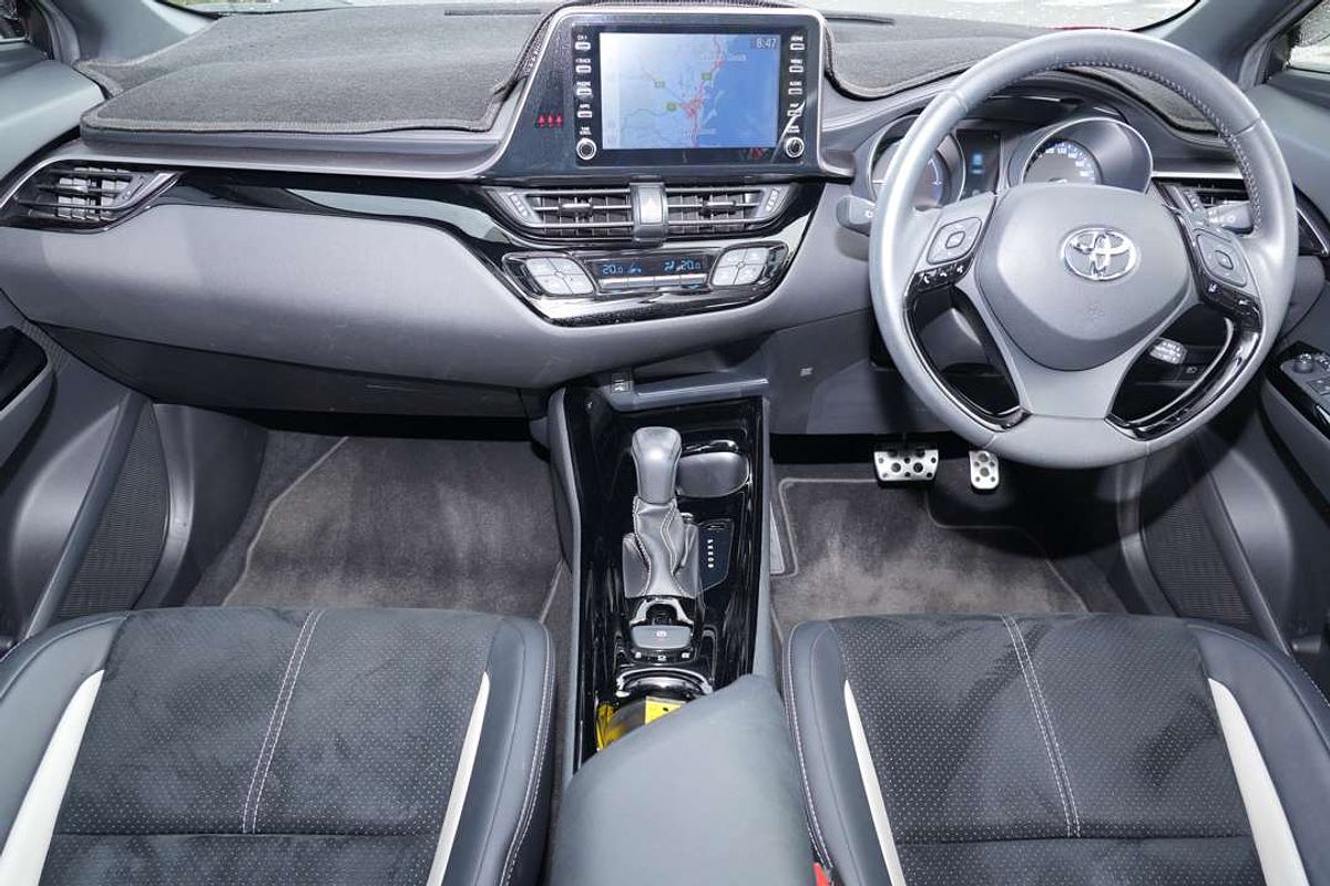 2022 Toyota C-HR GR Sport ZYX10R