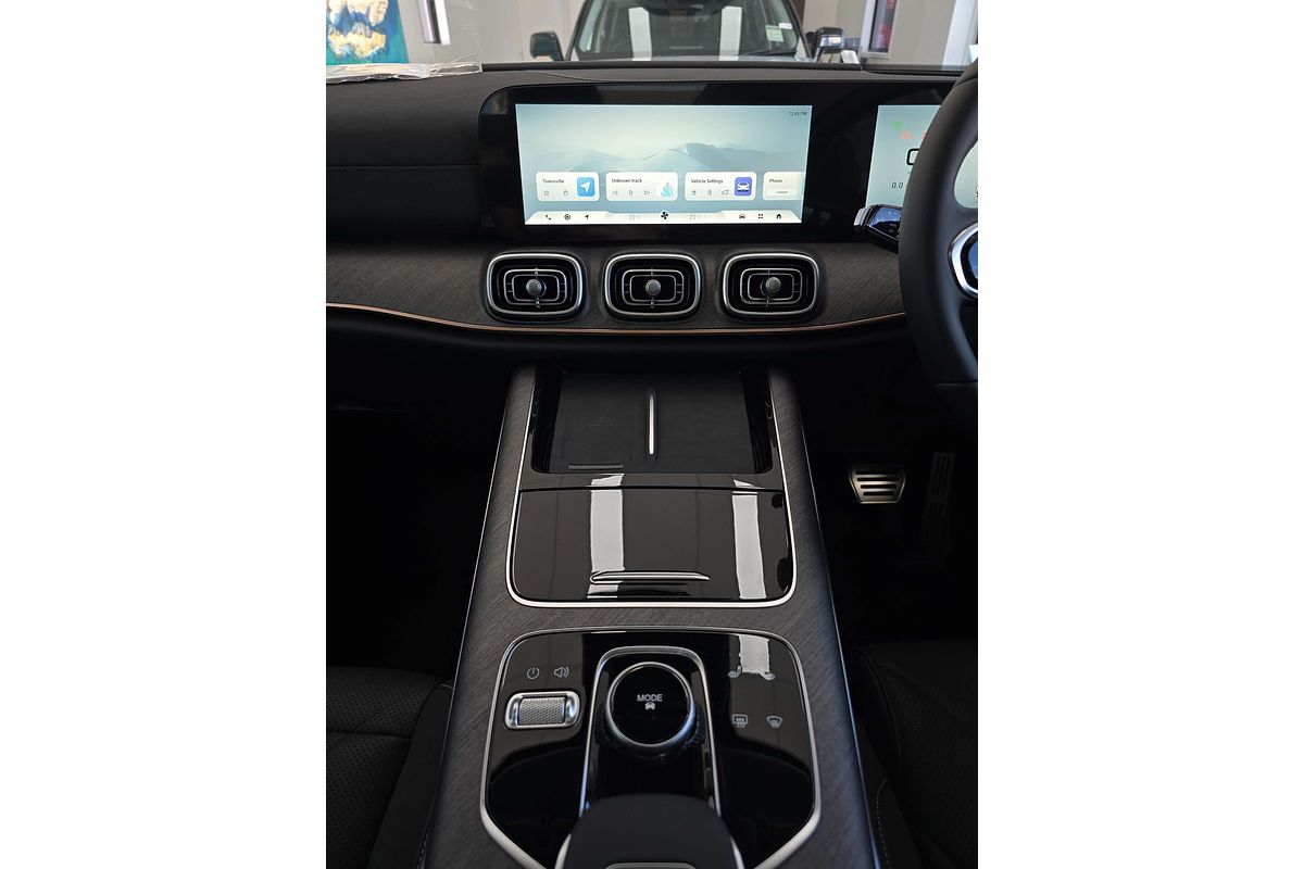 2025 Jaecoo J8 Track