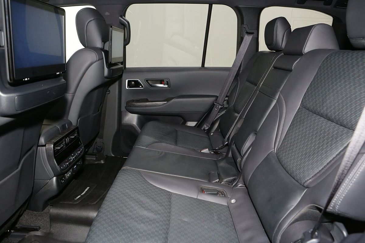 2024 Toyota Landcruiser Sahara ZX FJA300R