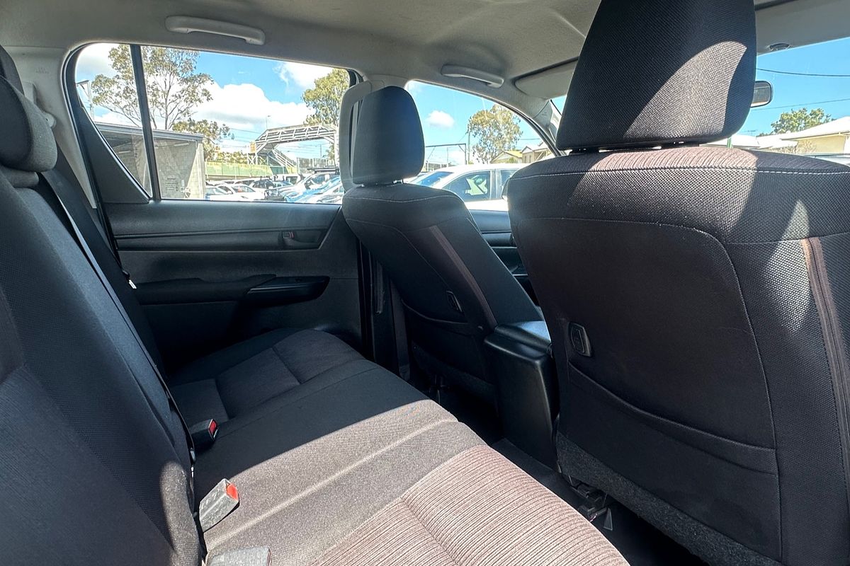 2018 Toyota Hilux SR GUN126R