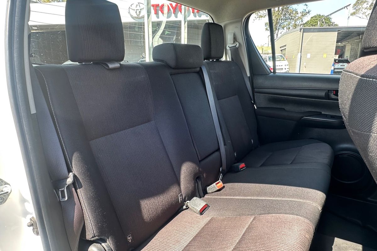 2018 Toyota Hilux SR GUN126R