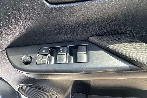 2018 Toyota Hilux SR GUN126R
