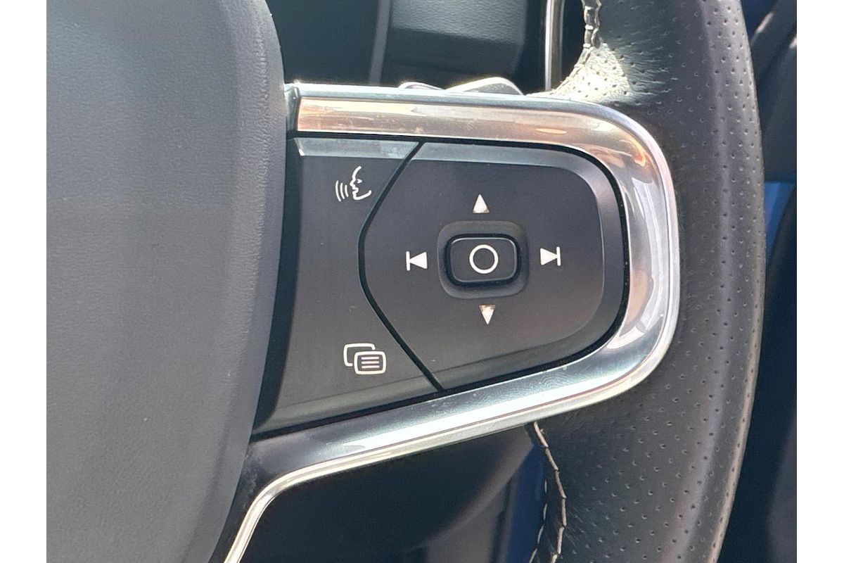 2020 Volvo XC40 T5 R-Design