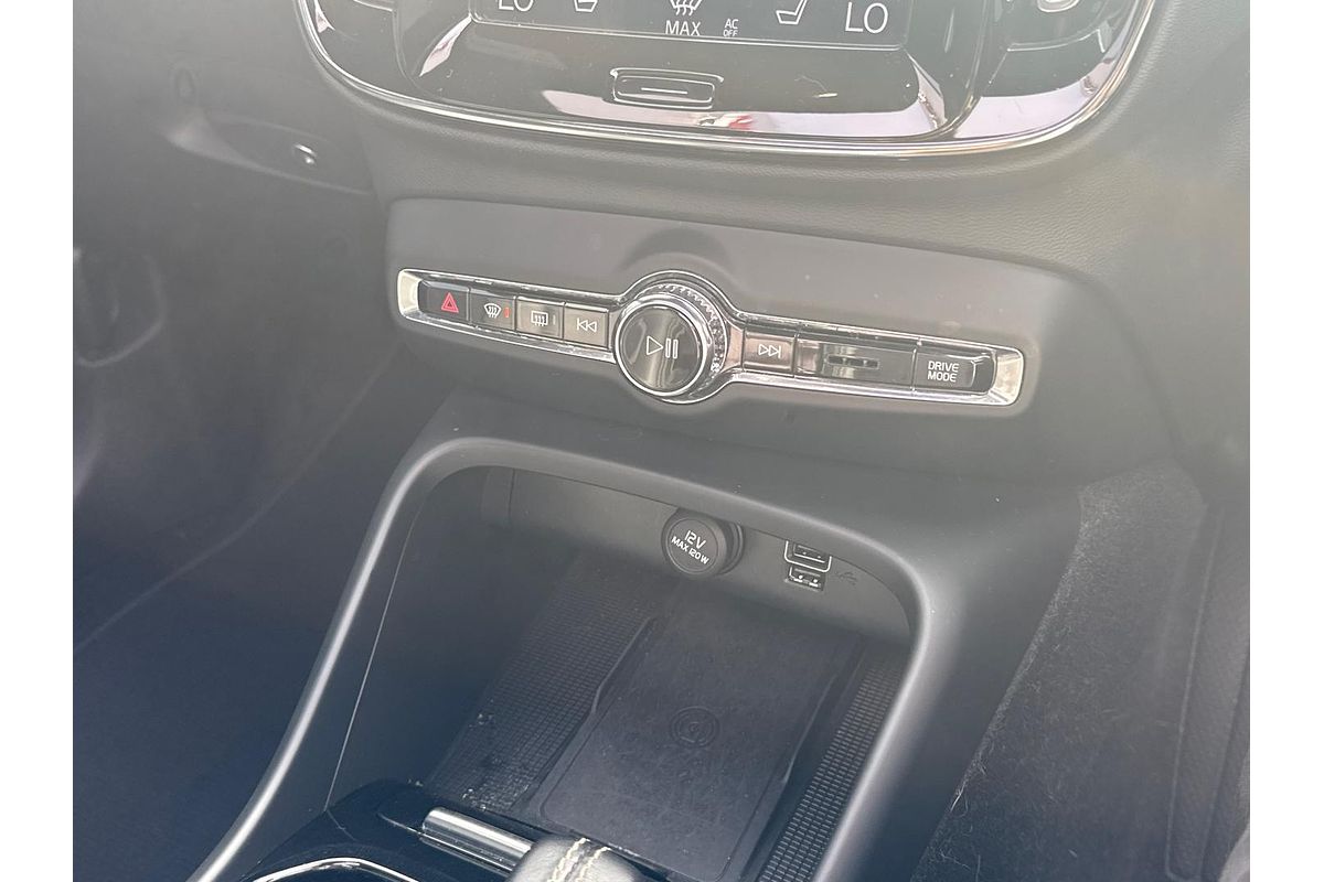 2020 Volvo XC40 T5 R-Design