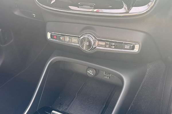 2020 Volvo XC40 T5 R-Design