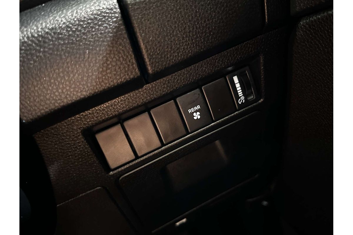 2021 Isuzu MU-X LS-M