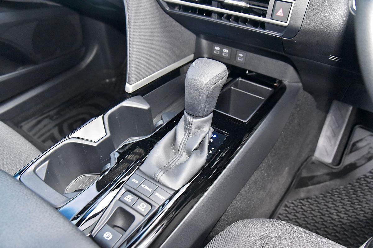 2024 Toyota Camry Ascent AXVH80R