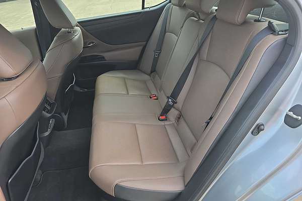 2022 Lexus ES