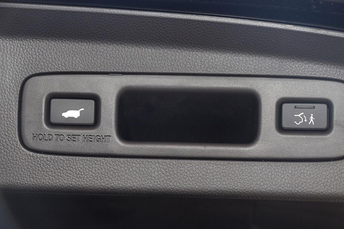 2023 Honda HR-V e:HEV L