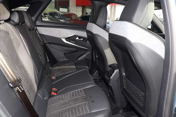 2024 Peugeot 3008 GT Premium Hybrid P64