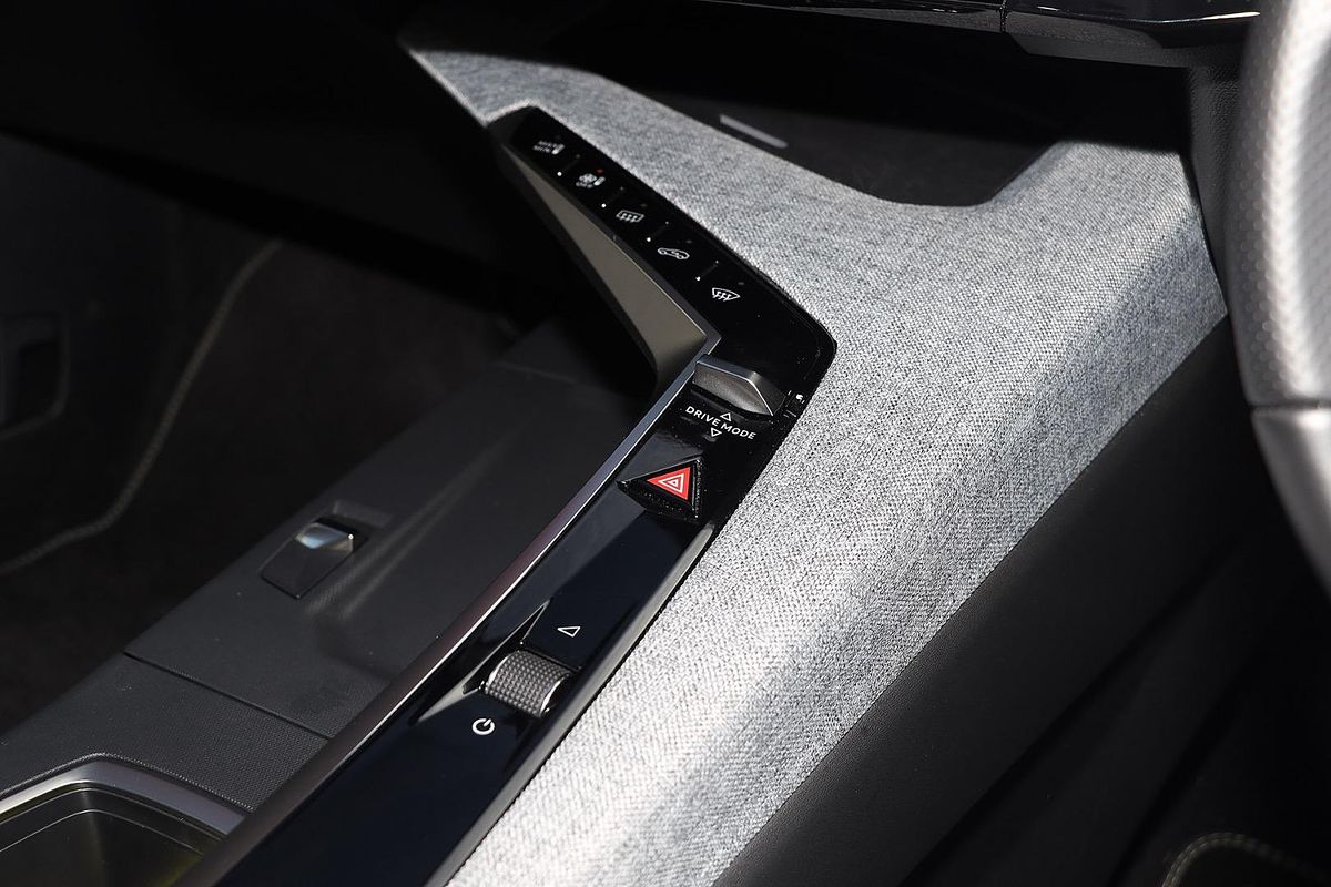 2024 Peugeot 3008 GT Premium Hybrid P64