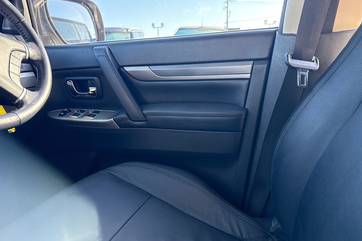 2019 Mitsubishi Pajero GLS NX