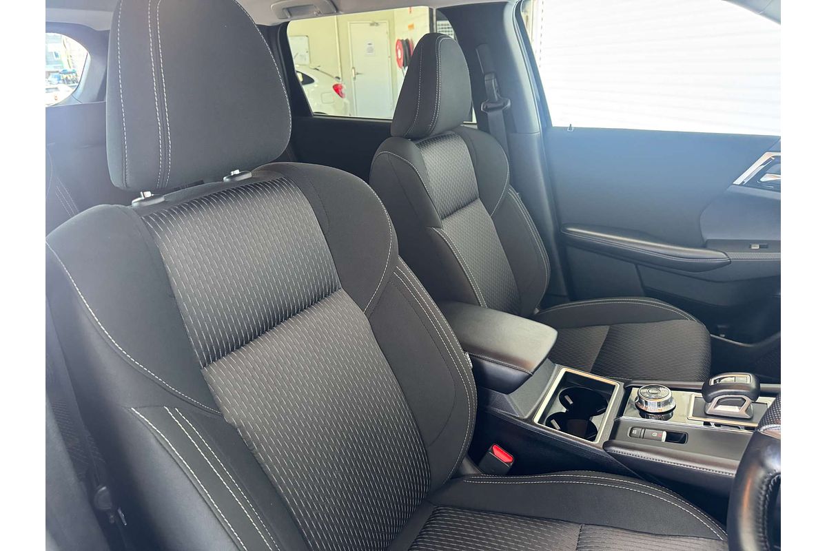 2024 Mitsubishi Outlander LS ZM