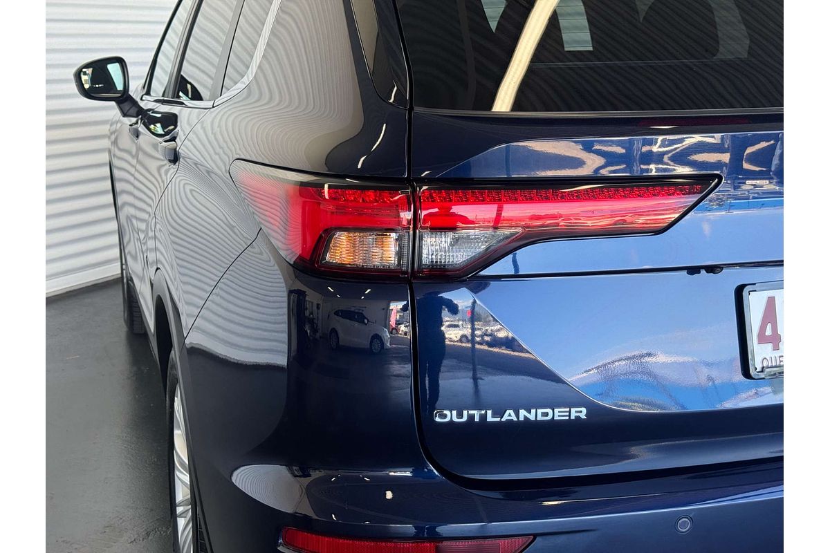 2024 Mitsubishi Outlander LS ZM