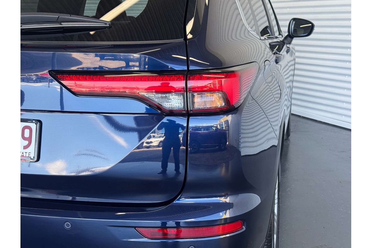 2024 Mitsubishi Outlander LS ZM