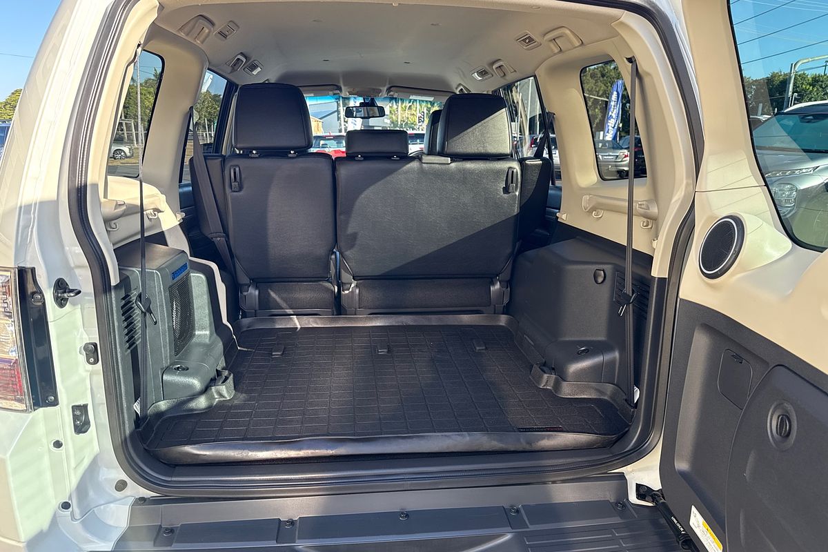 2019 Mitsubishi Pajero GLS NX