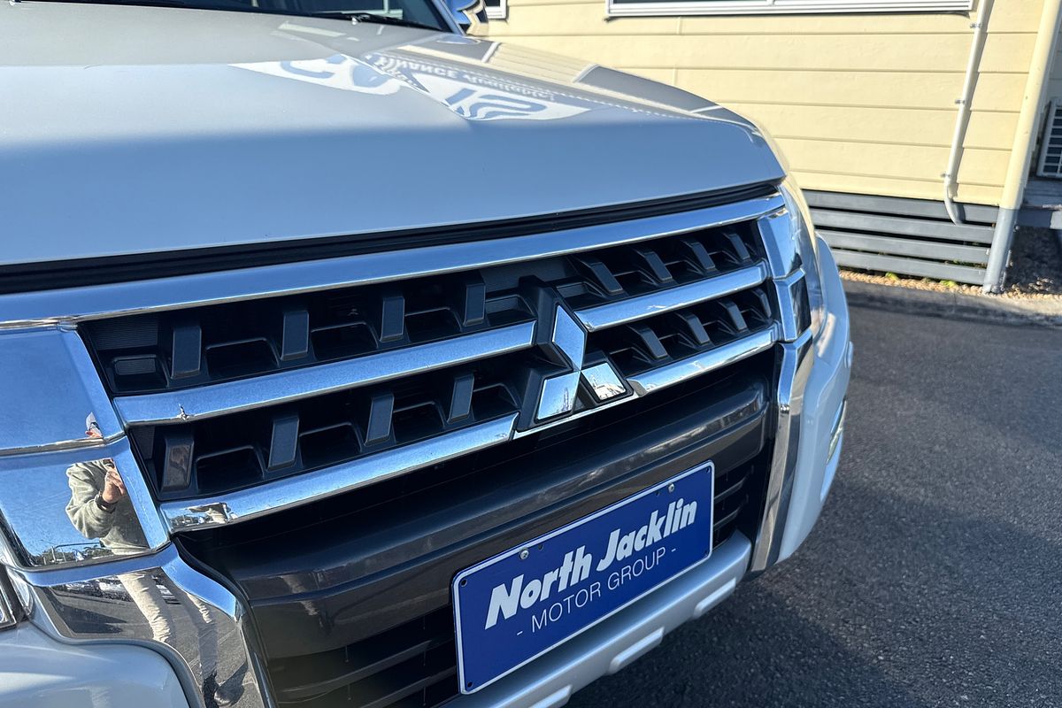 2019 Mitsubishi Pajero GLS NX