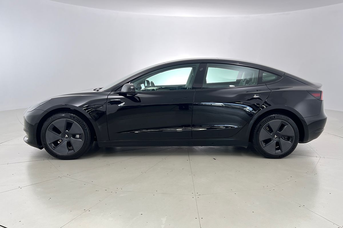 2022 Tesla Model 3 Rear-Wheel Drive