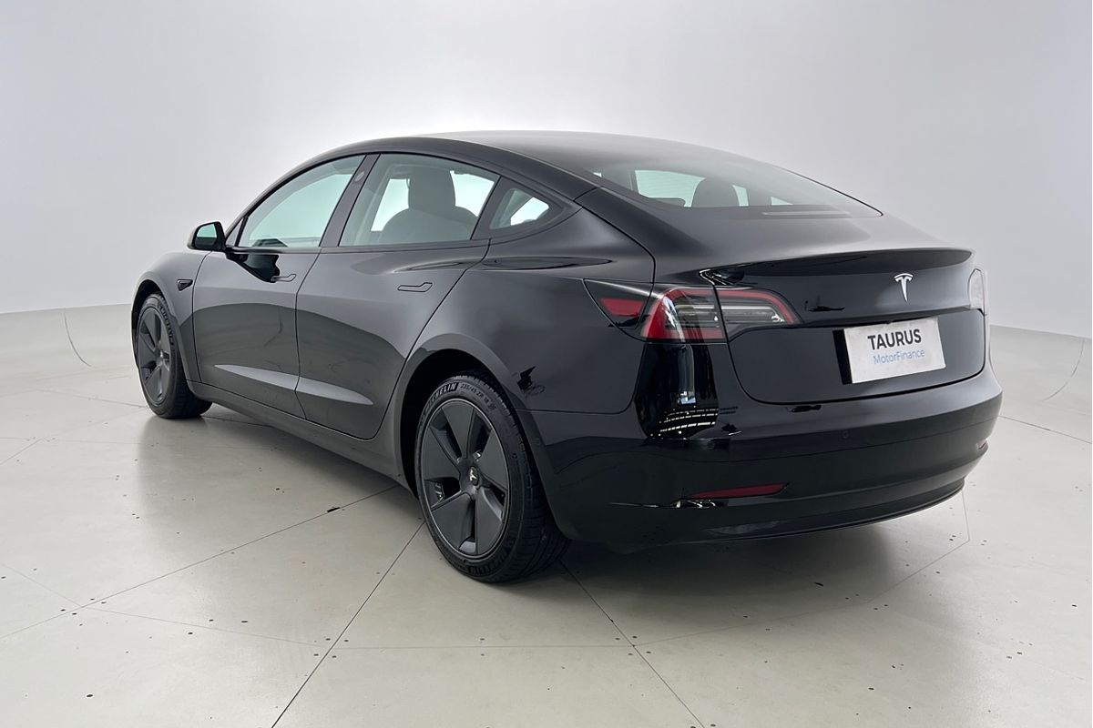 2022 Tesla Model 3 Rear-Wheel Drive