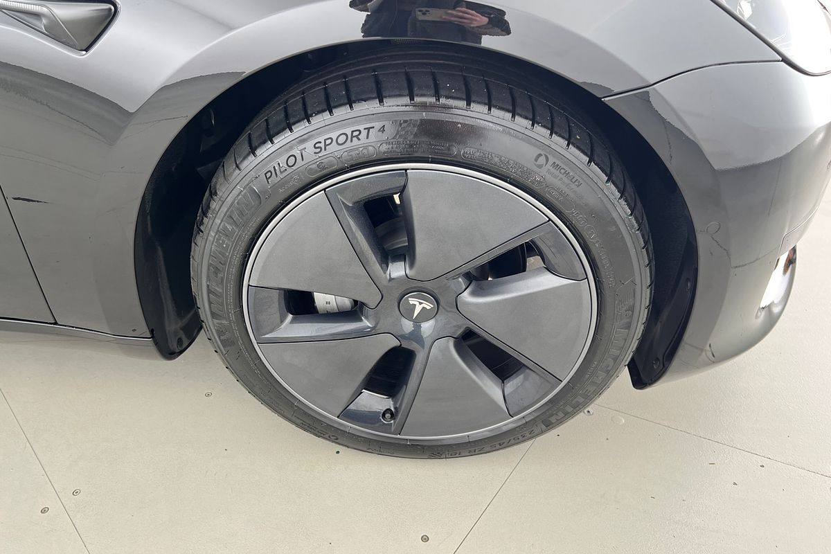 2022 Tesla Model 3 Rear-Wheel Drive