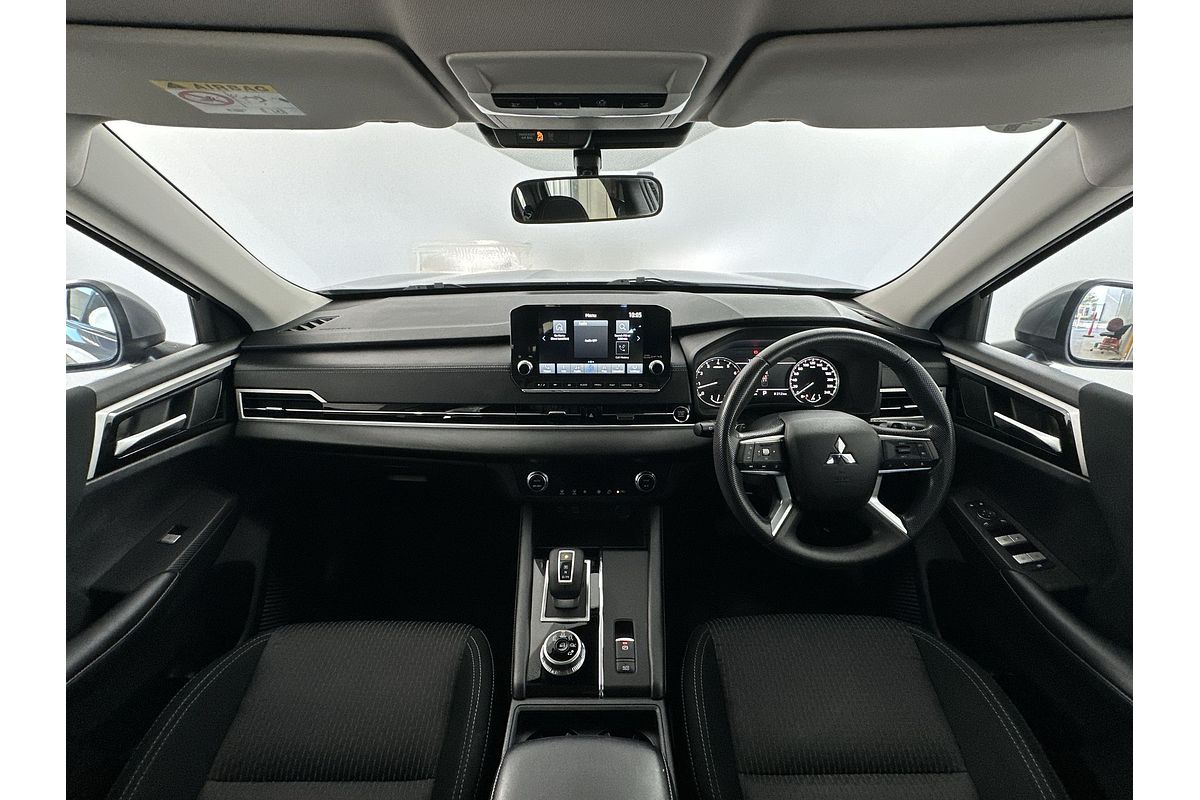 2022 Mitsubishi Outlander ES ZM