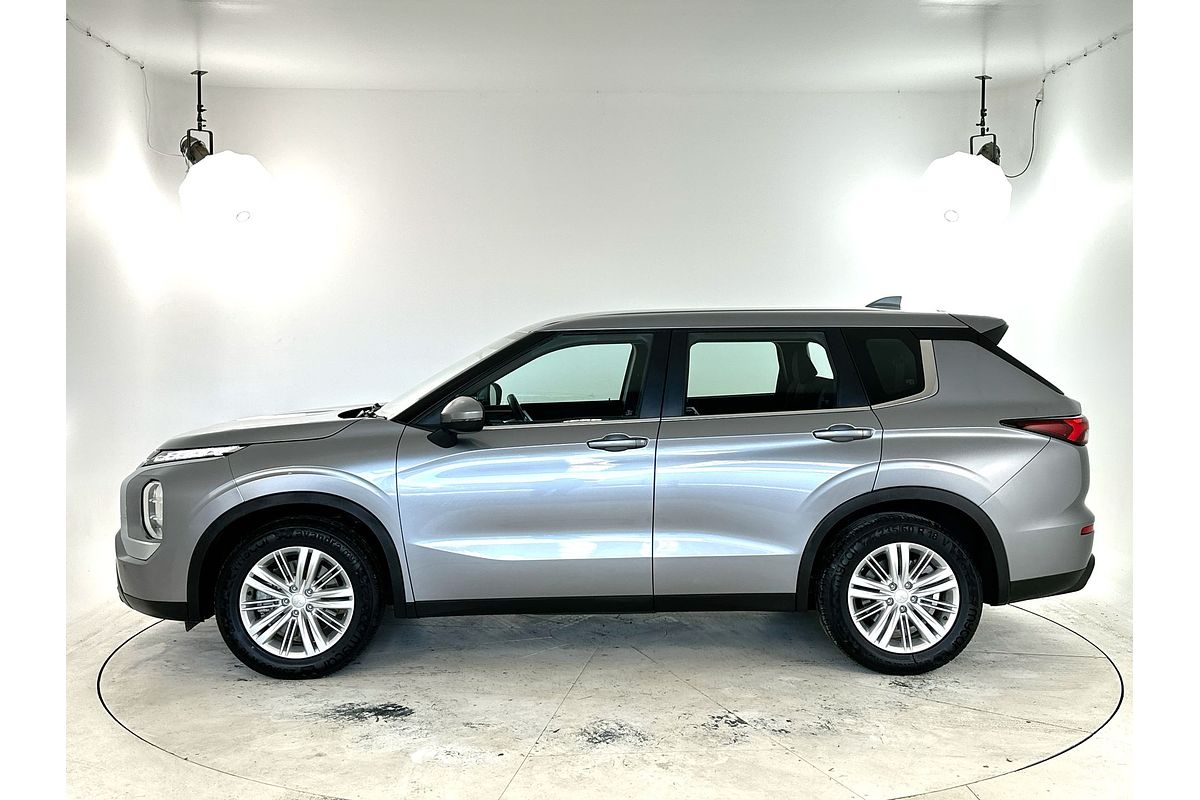 2022 Mitsubishi Outlander ES ZM
