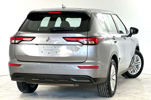 2022 Mitsubishi Outlander ES ZM