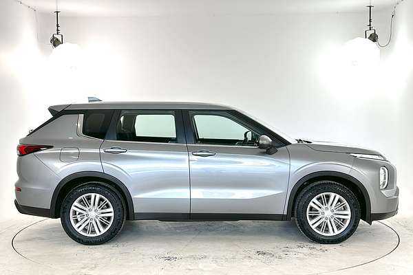 2022 Mitsubishi Outlander ES ZM
