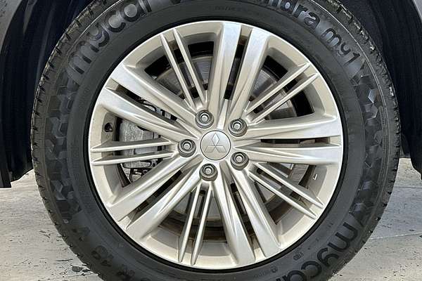 2022 Mitsubishi Outlander ES ZM