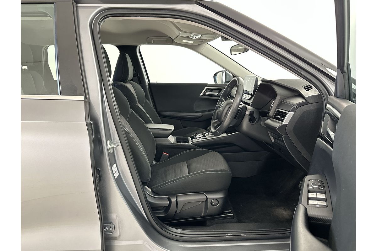 2022 Mitsubishi Outlander ES ZM