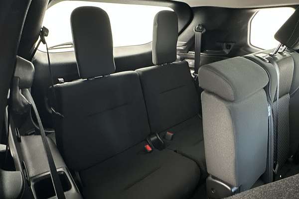 2022 Mitsubishi Outlander ES ZM