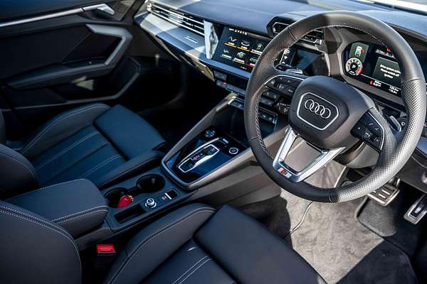 2025 Audi A3 35 TFSI S line GY