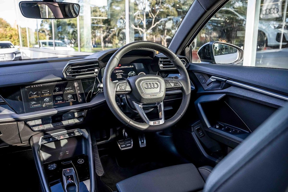 2025 Audi A3 35 TFSI S line GY