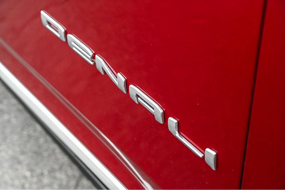 2025 GMC Yukon Denali T1