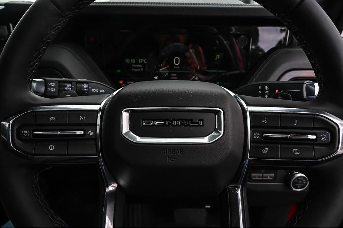2025 GMC Yukon Denali T1