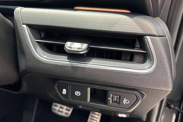 2025 Kia K4 GT-Line CL4m