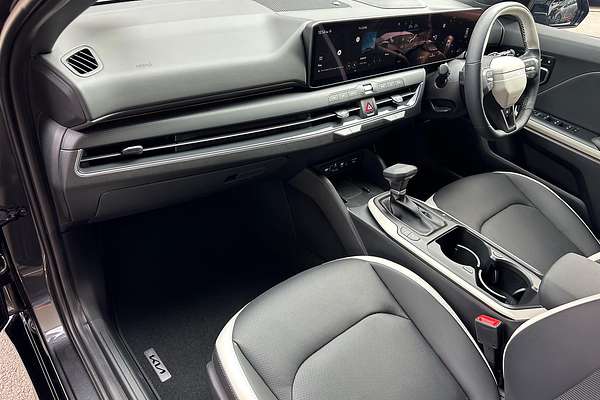 2025 Kia K4 GT-Line CL4m