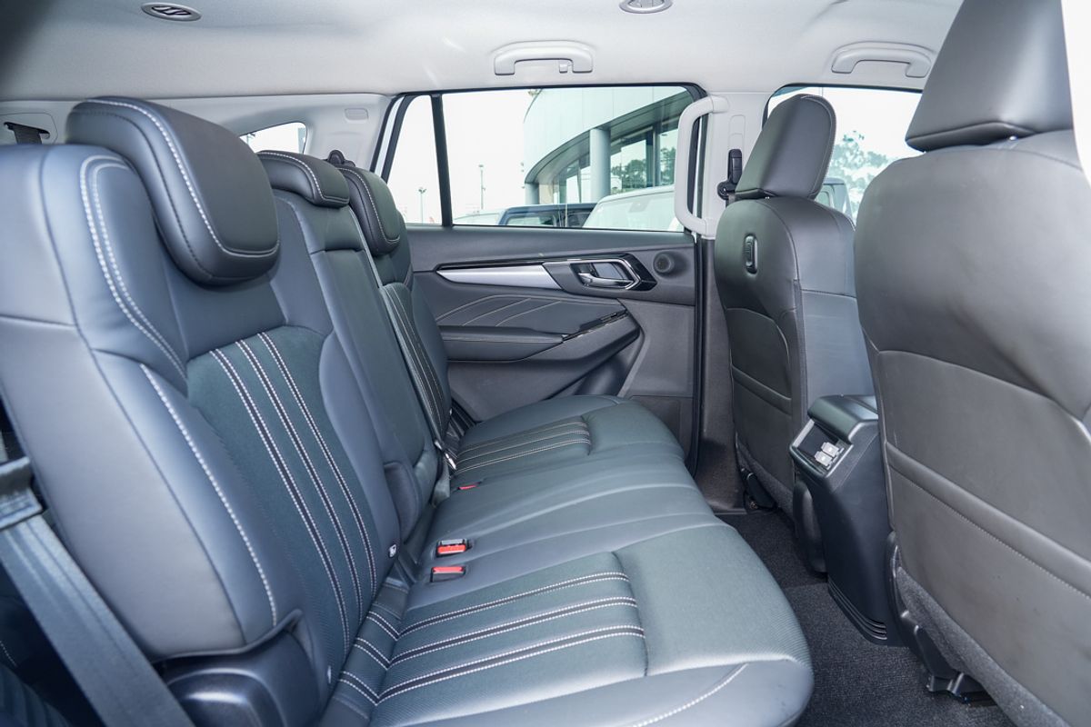 2022 Isuzu MU-X LS-T