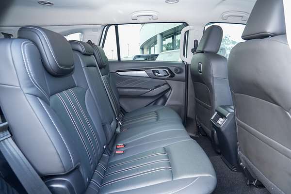 2022 Isuzu MU-X LS-T